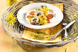 Gefüllte Hähnchen-Roulade mit Käse-Tortelloni Toscana